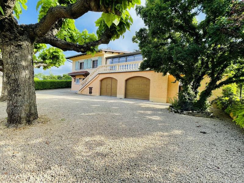 Maison - 200 m² - 8 pièces