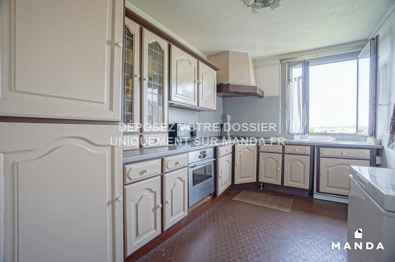 Chambre - 11 m² - 4 pièces