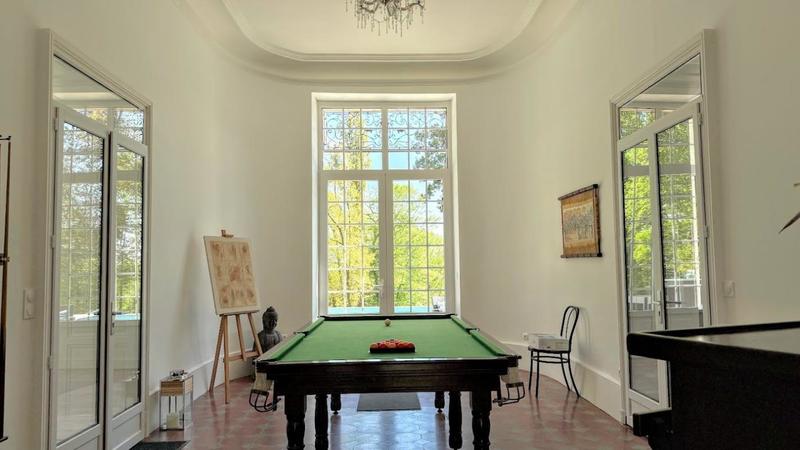 Propriété - 680 m² - 21 pièces