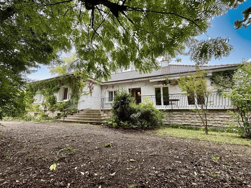 Maison traditionnelle - 181 m² - 7 pièces