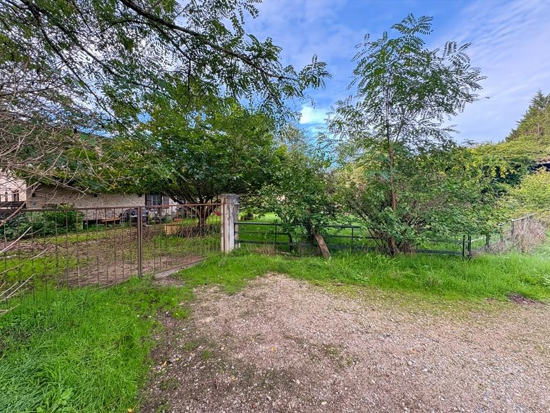 Maison - 360 m² - 7 pièces