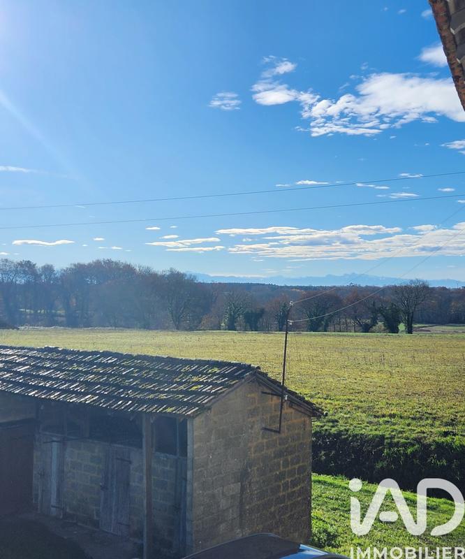 Maison - 256 m² - 5 pièces