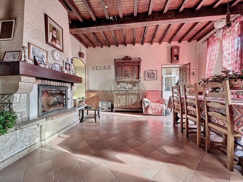 Maison - 200 m² - 8 pièces