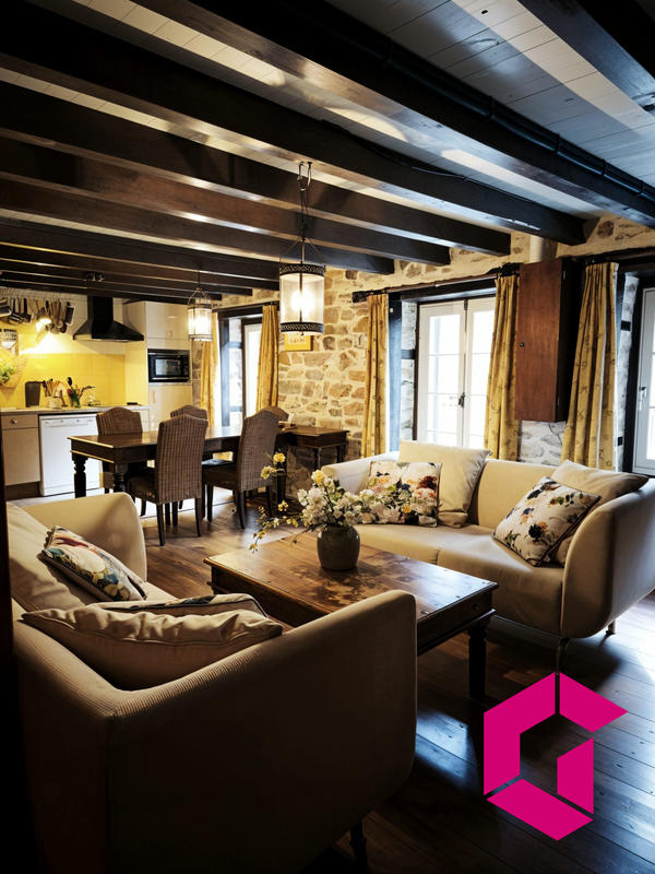 Maison - 283 m² - 15 pièces