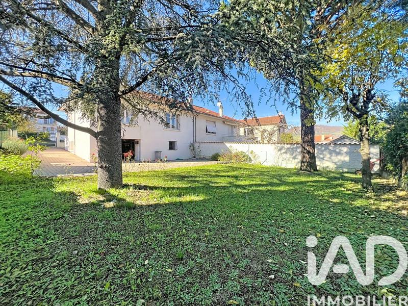 Maison - 94 m² - 5 pièces