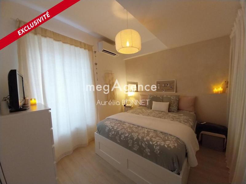 Maison - 246 m² - 9 pièces