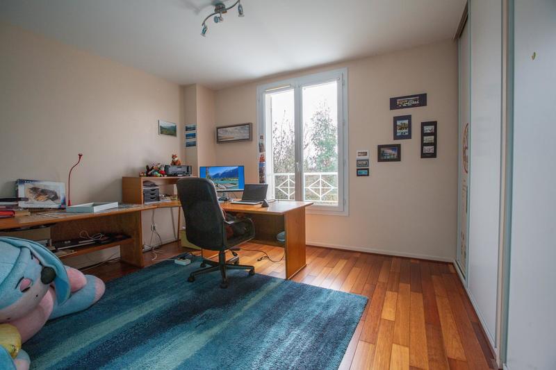 Maison - 205 m² - 8 pièces