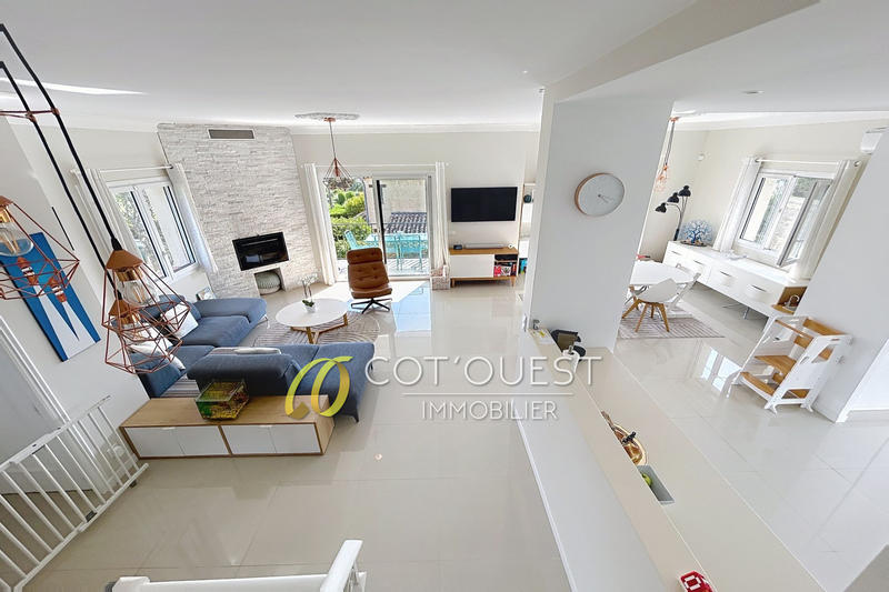Maison - 207 m² - 6 pièces