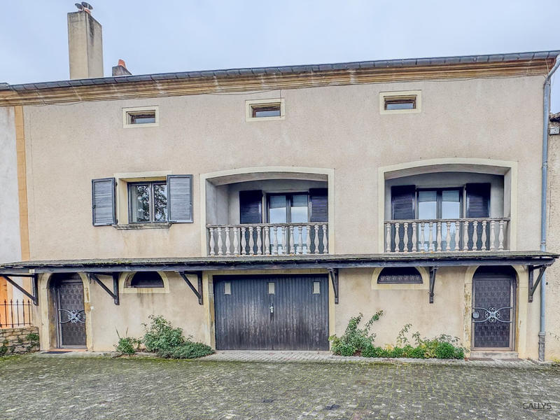 Appartement - 130 m² - 1 pièce