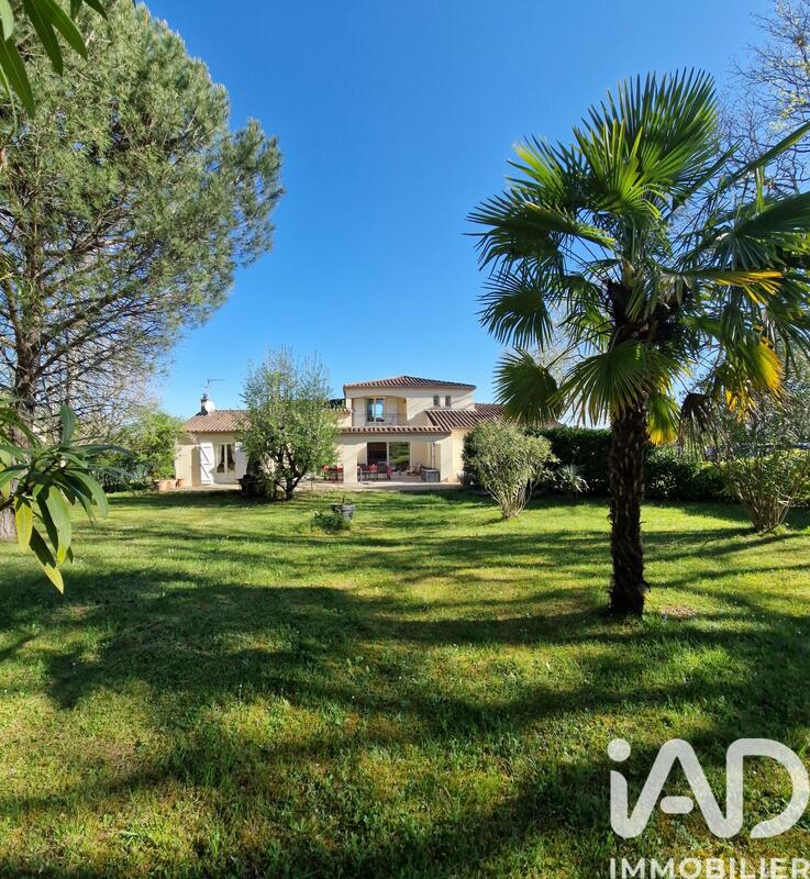 Maison - 166 m² - 6 pièces