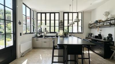 Maison bourgeoise - 330 m² - 9 pièces