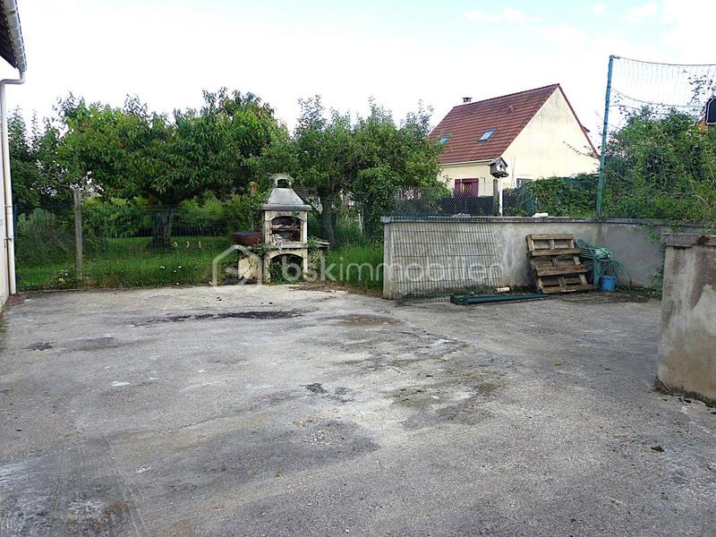 Maison traditionnelle - 195 m² - 8 pièces