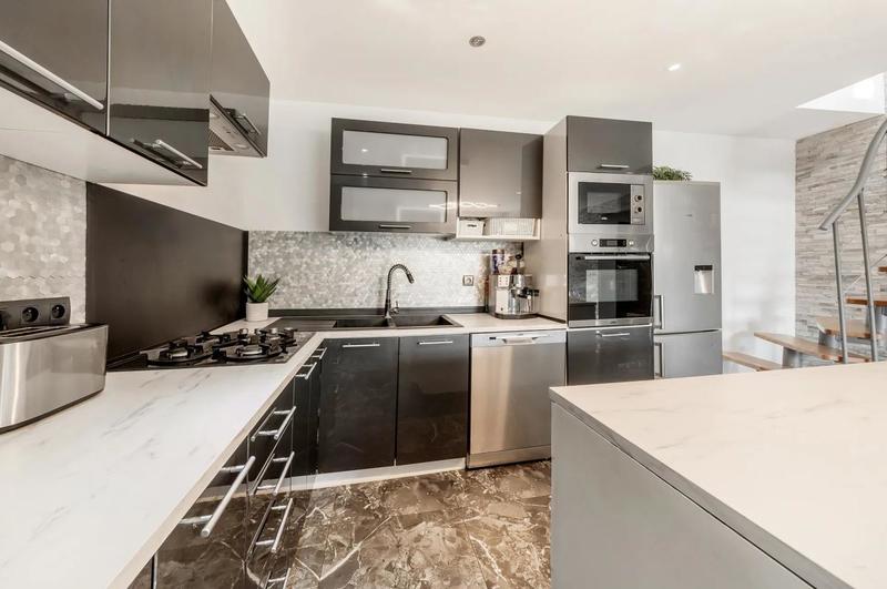 Maison - 190 m² - 10 pièces