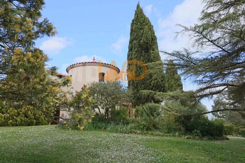 Maison - 282 m² - 11 pièces