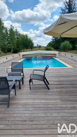 Maison - 273 m² - 7 pièces