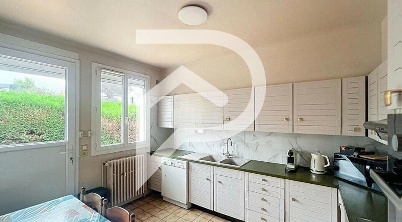 Maison - 170 m² - 8 pièces