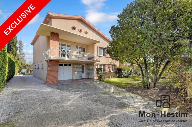 Propriété - 263 m² - 11 pièces