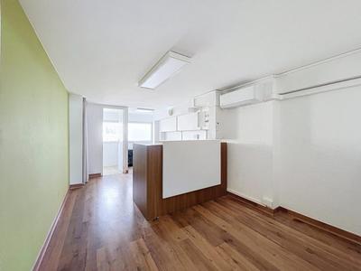 Local d'activité / Entrepôt - 75 m²