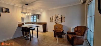 Maison - 262 m² - 11 pièces