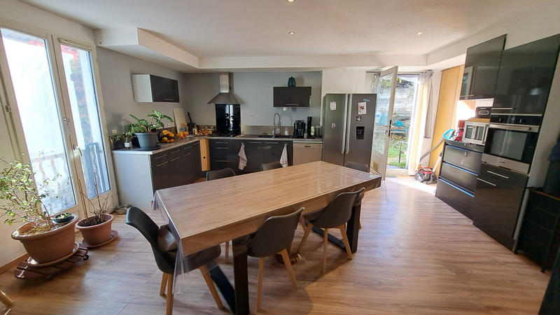 Maison - 95 m² - 5 pièces