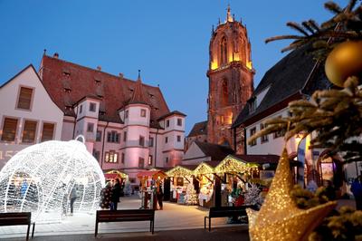 Déambulation : l'avion postal du Père-Noël