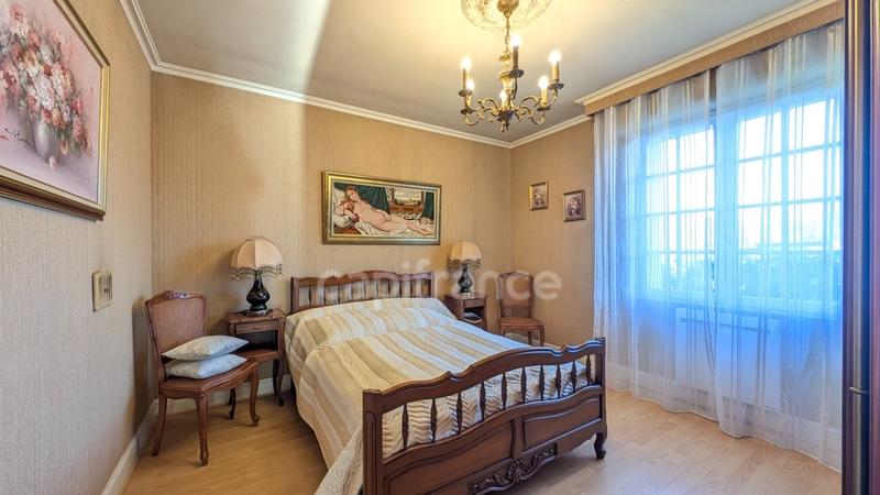 Maison - 172 m² - 7 pièces