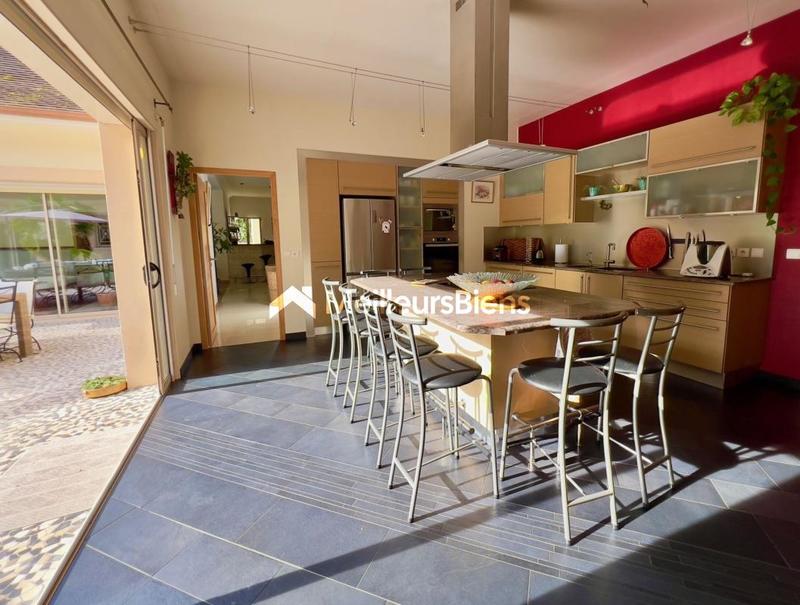 Villa - 475 m² - 10 pièces