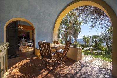 Maison - 322 m² - 10 pièces