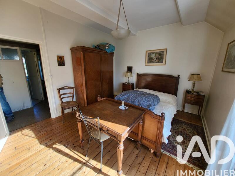 Maison - 180 m² - 8 pièces