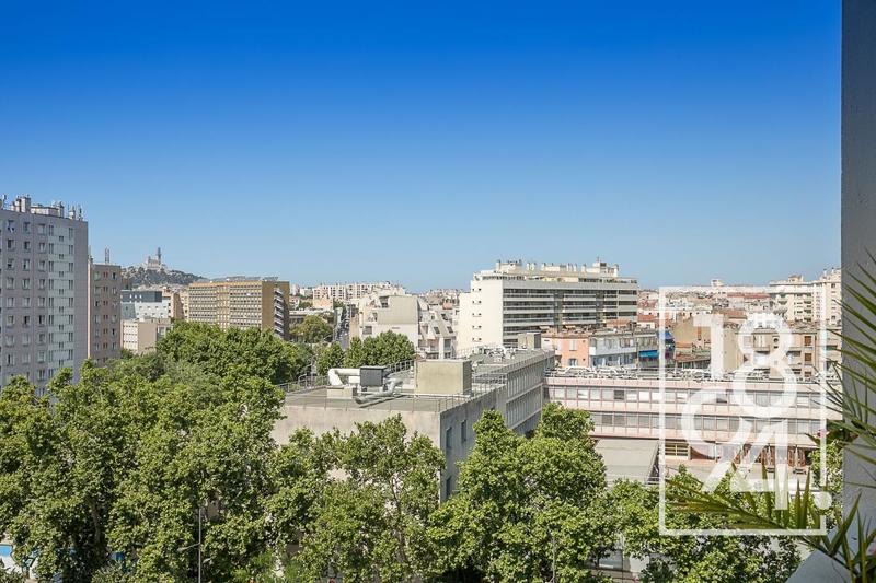 Appartement - 84 m² - 4 pièces