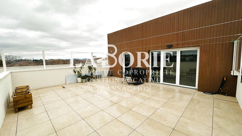 Appartement - 94 m² - 5 pièces