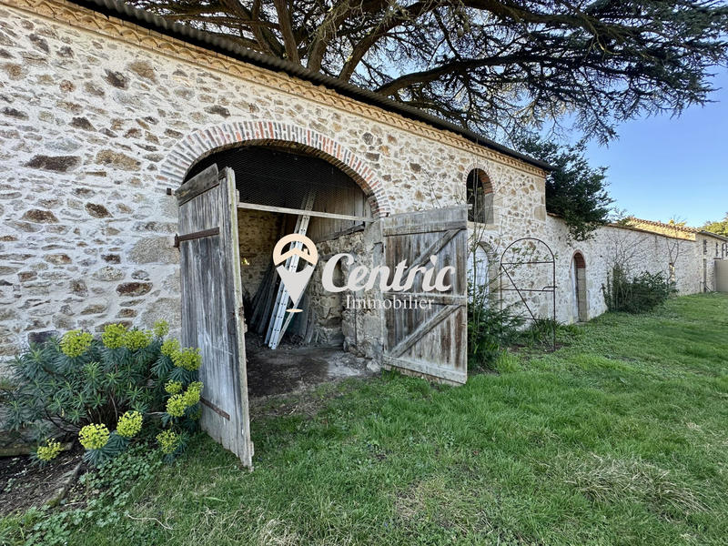 Maison ancienne - 230 m² - 8 pièces