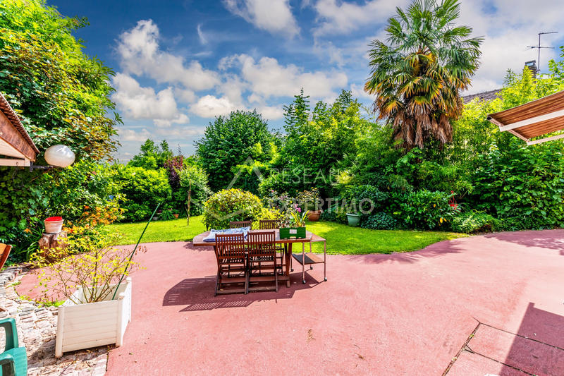 Maison - 206 m² - 9 pièces