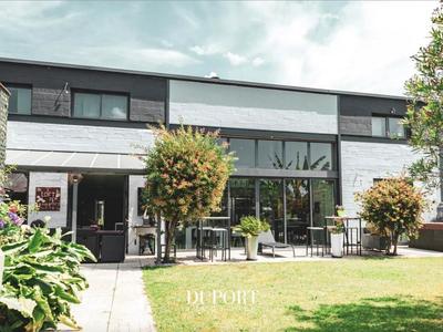 Loft - 350 m² - 8 pièces