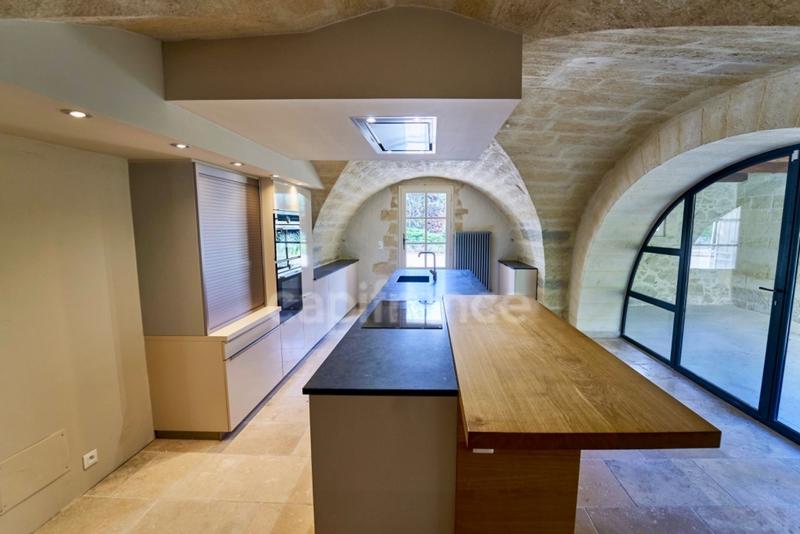 Maison - 290 m² - 8 pièces