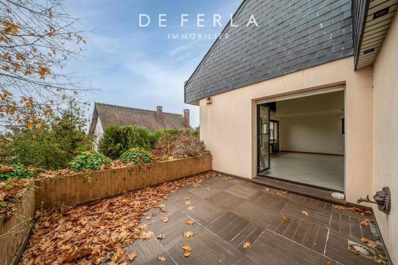 Maison - 240 m² - 7 pièces