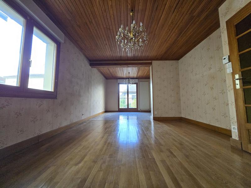 Maison - 181 m² - 7 pièces