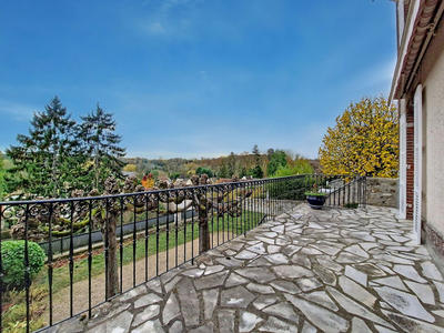 Maison - 215 m² - 7 pièces