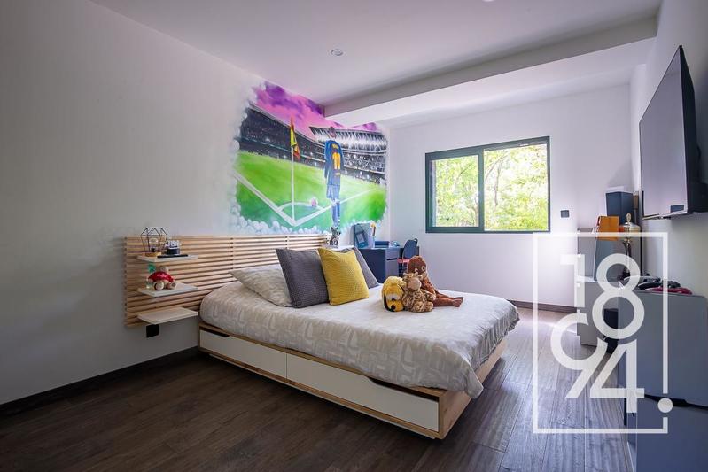 Villa - 230 m² - 6 pièces