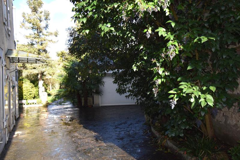 Maison - 250 m² - 8 pièces