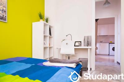 Chambre - 150 m² - 1 pièce