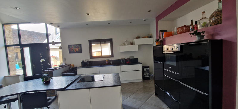 Maison - 166 m² - 6 pièces