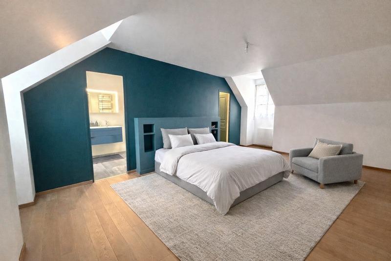 Maison - 230 m² - 7 pièces