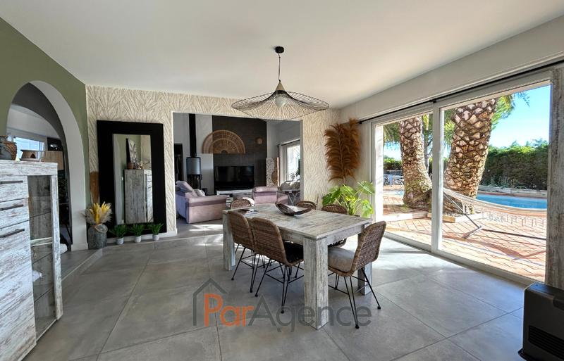 Maison - 246 m² - 6 pièces