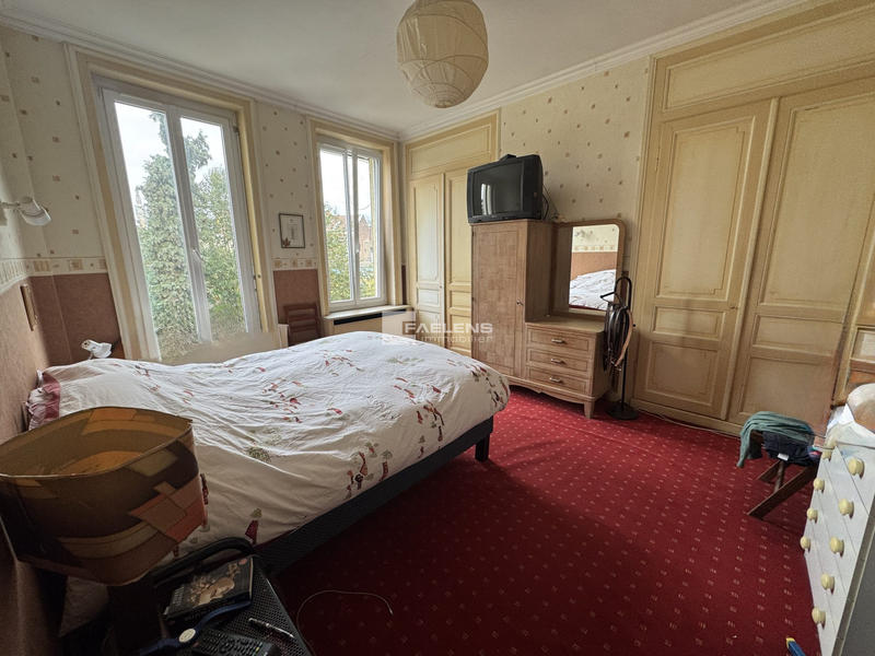 Maison - 229 m² - 6 pièces