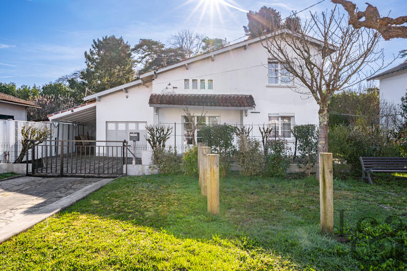 Maison - 102 m² - 6 pièces