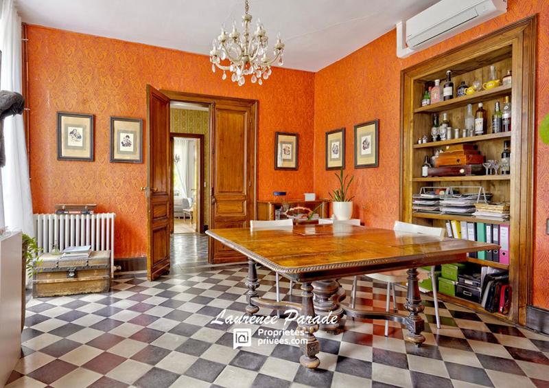 Maison - 590 m² - 19 pièces