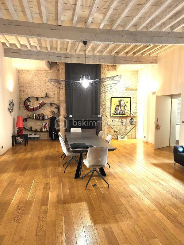 Appartement - 212 m² - 6 pièces