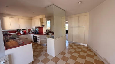 Appartement - 218 m² - 6 pièces