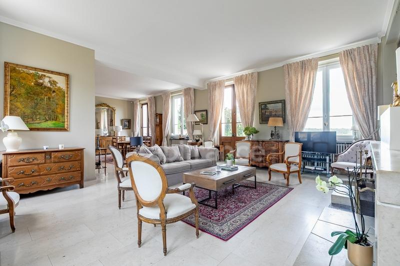 Maison de maîtres - 420 m² - 11 pièces